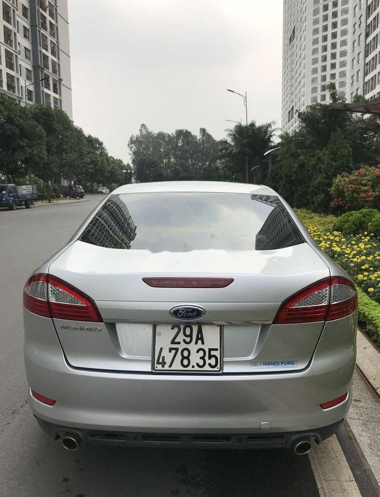 Ford Mondeo 2011 - Bán Ford Mondeo MK4 đời 2011, màu bạc như mới, giá tốt