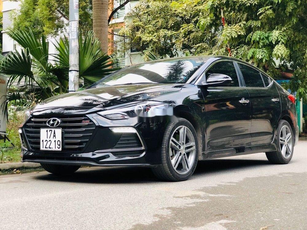 Hyundai Elantra 2018 - Bán Hyundai Elantra đời 2018, màu đen