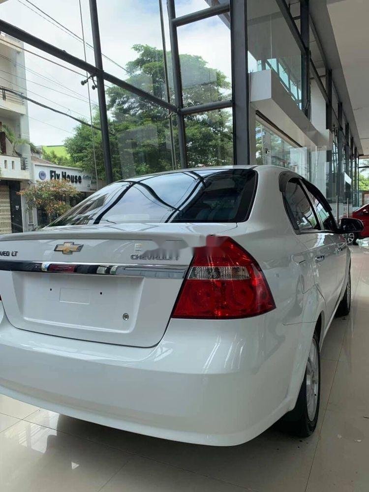 Chevrolet Aveo 2018 - Cần bán xe Chevrolet Aveo 2018, màu trắng, nhập khẩu nguyên chiếc