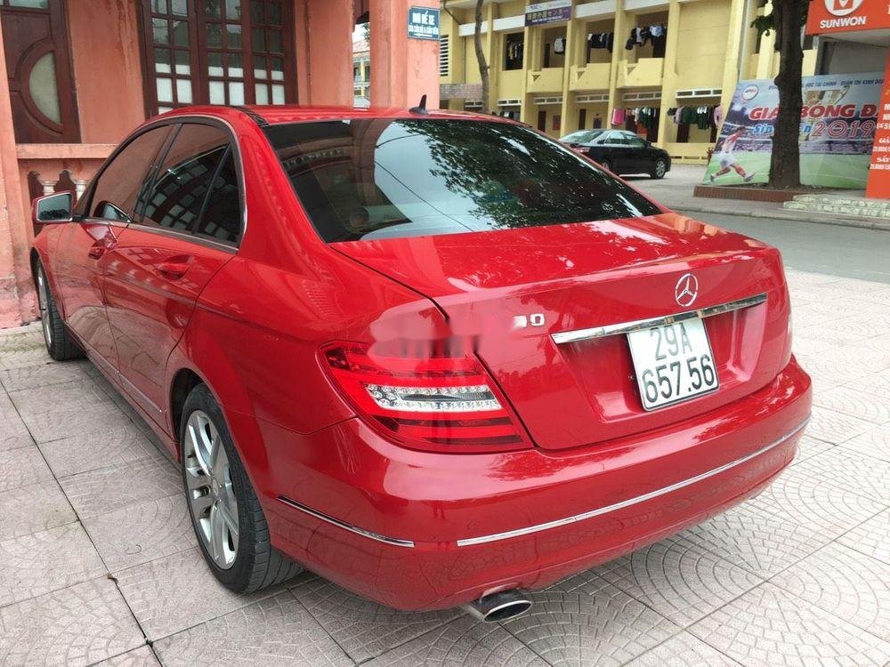 Mercedes-Benz C class 2012 - Cần bán xe Mercedes C200 sản xuất 2012, màu đỏ chính chủ, giá tốt