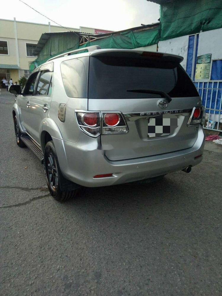 Toyota Fortuner 2016 - Bán xe Toyota Fortuner năm sản xuất 2016, màu bạc