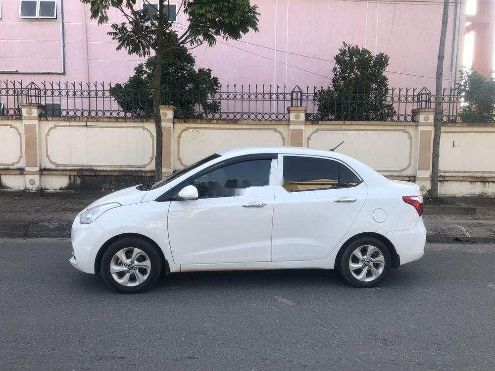 Hyundai Grand i10 2018 - Cần bán lại xe Hyundai Grand i10 năm 2018, giá 378tr