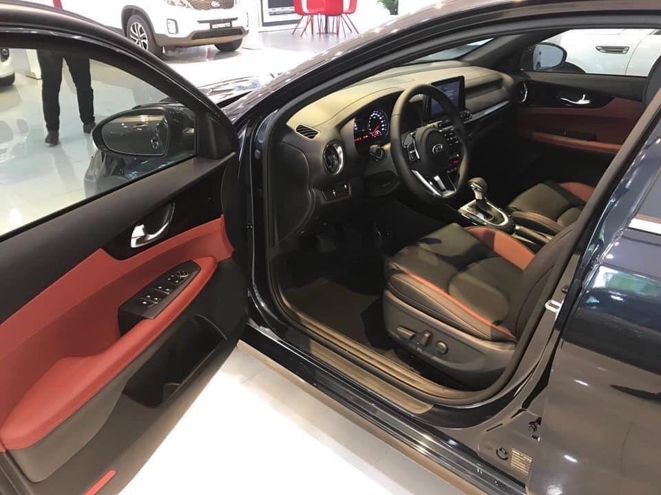 Kia Cerato 2019 - Cần bán xe Kia Cerato đời 2019, màu đỏ, giá chỉ 675 triệu, giao xe tận nhà