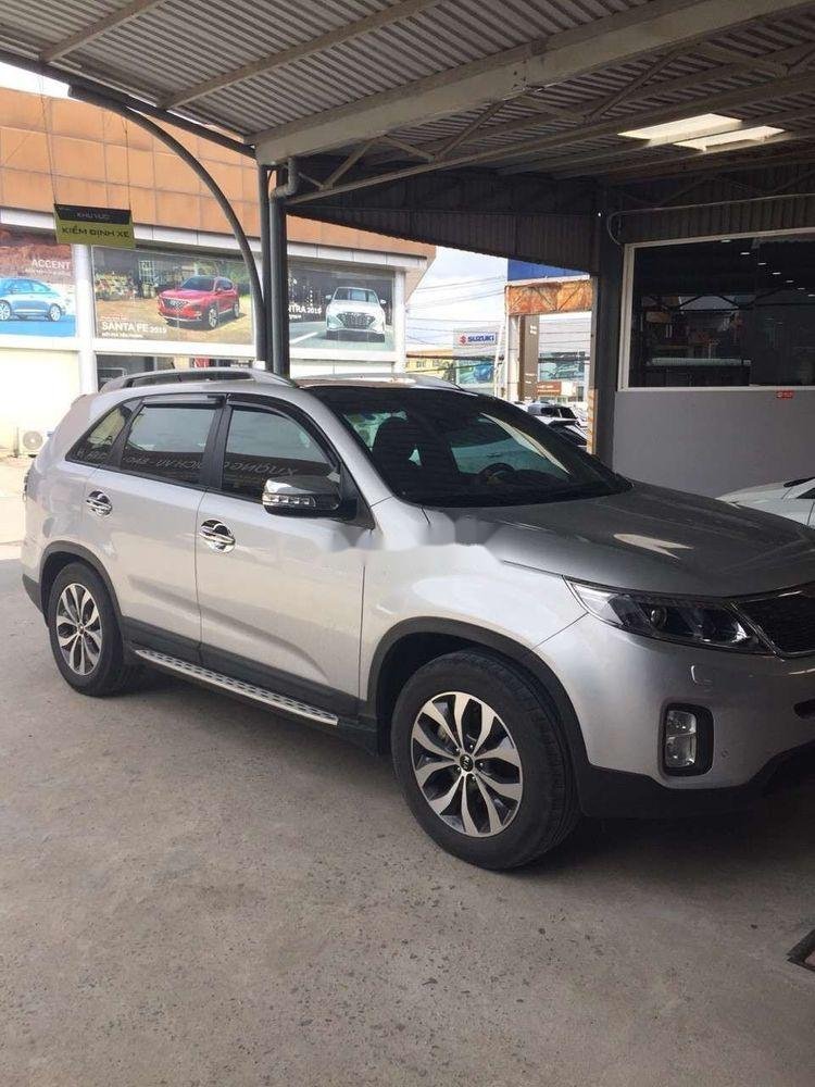 Kia Sorento 2016 - Bán xe Kia Sorento 2.4AT Gath 2016, màu bạc số tự động, giá tốt