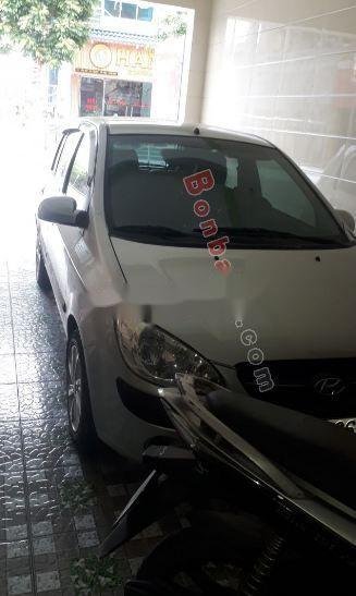 Hyundai Getz 2010 - Bán xe Hyundai Getz 1.1MT sản xuất năm 2010, màu bạc, giá tốt