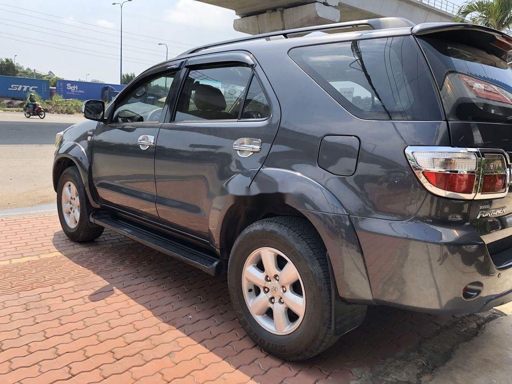 Toyota Fortuner 2010 - Cần bán lại xe Toyota Fortuner 2010, giá tốt, không lỗi lầm