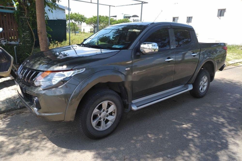 Mitsubishi Triton 2017 - Bán Mitsubishi Triton đời 2017, màu đen, xe nhập