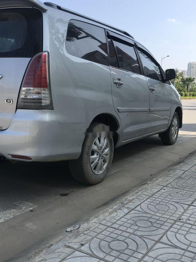 Toyota Innova 2010 - Bán xe Toyota Innova đời 2010, xe màu bạc