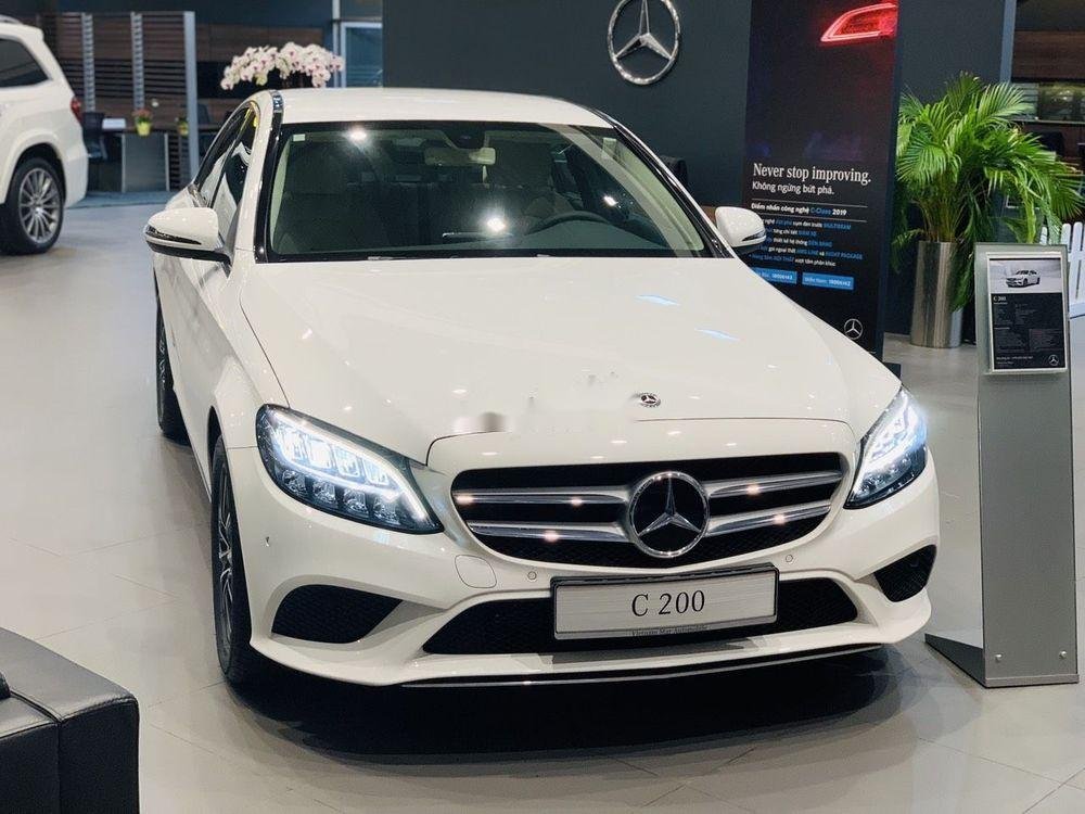 Mercedes-Benz C class   2019 - Bán Mercedes sản xuất năm 2019, màu trắng, bản C200