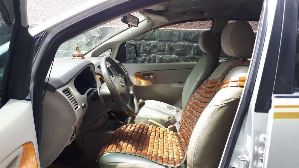 Toyota Innova 2010 - Bán xe Toyota Innova 2010, xem cũ nguyên bản