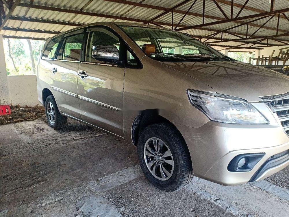 Toyota Innova 2013 - Cần bán gấp Toyota Innova sản xuất năm 2013, màu bạc, nhập khẩu chính chủ