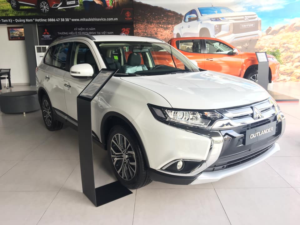 Mitsubishi Outlander AT 2019 - Cần bán xe Mitsubishi Outlander AT 2019, màu trắng, nhập khẩu chính hãng, giá tốt