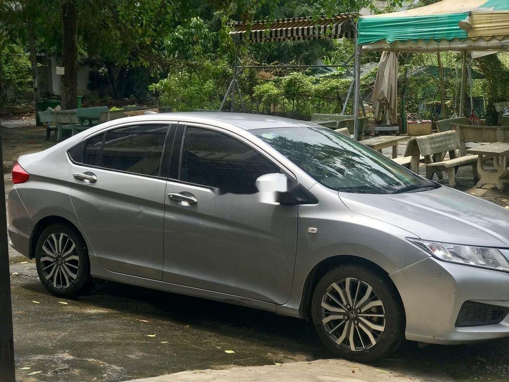 Honda City 2017 - Bán Honda City năm sản xuất 2017, màu bạc số sàn