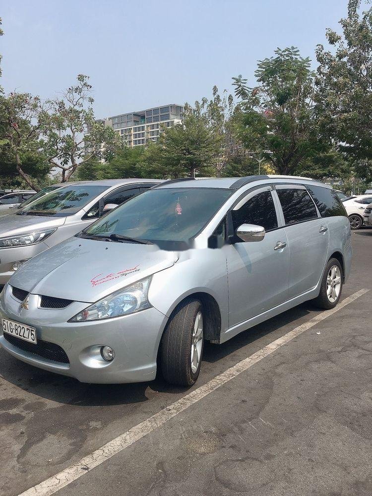 Mitsubishi Grandis 2009 - Bán Mitsubishi Grandis năm 2009, màu bạc, nhập khẩu nguyên chiếc chính hãng