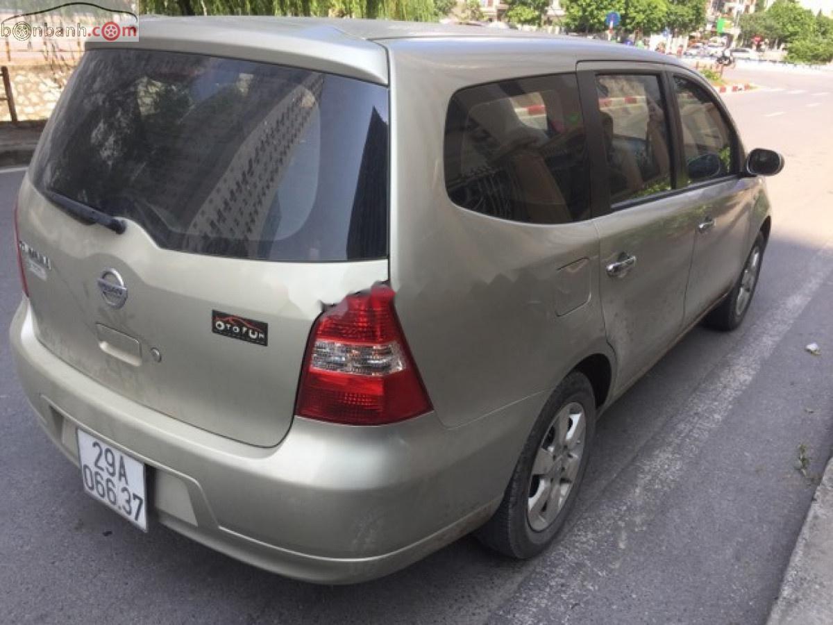 Nissan Grand livina 2011 - Cần bán xe Nissan Grand livina đời 2011, màu vàng chính chủ, giá chỉ 350 triệu