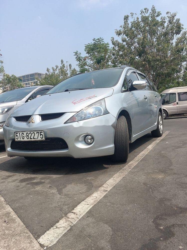 Mitsubishi Grandis 2009 - Bán Mitsubishi Grandis năm 2009, màu bạc, nhập khẩu nguyên chiếc chính hãng