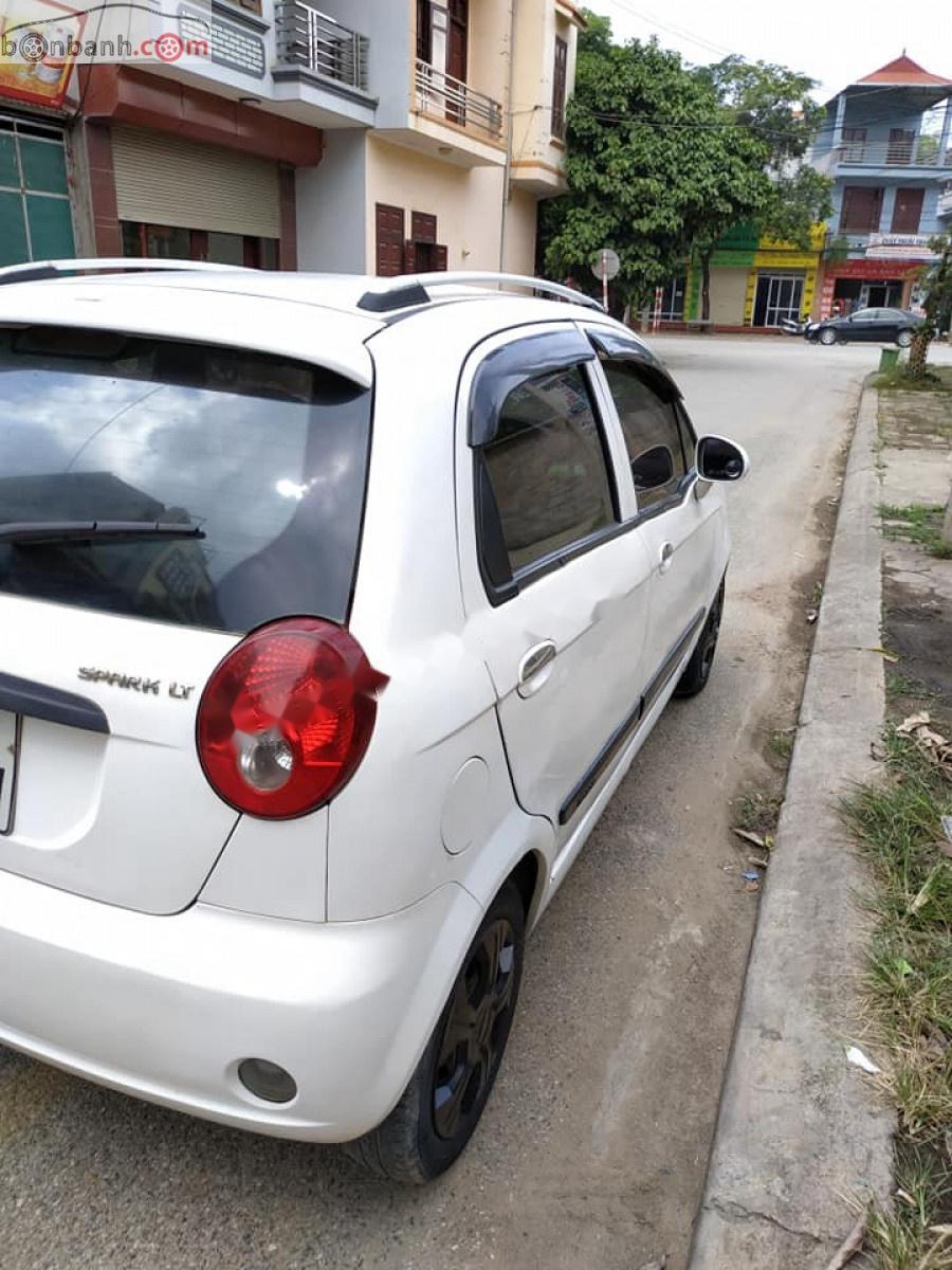 Chevrolet Spark 2011 - Cần bán xe Chevrolet Spark 2011, màu trắng còn mới