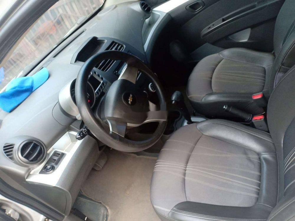 Chevrolet Spark 2013 - Bán ô tô Chevrolet Spark đời 2013, màu bạc chính chủ