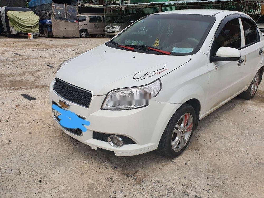 Chevrolet Aveo 2017 - Cần bán xe Chevrolet Aveo sản xuất năm 2017, màu trắng, nhập khẩu, giá tốt