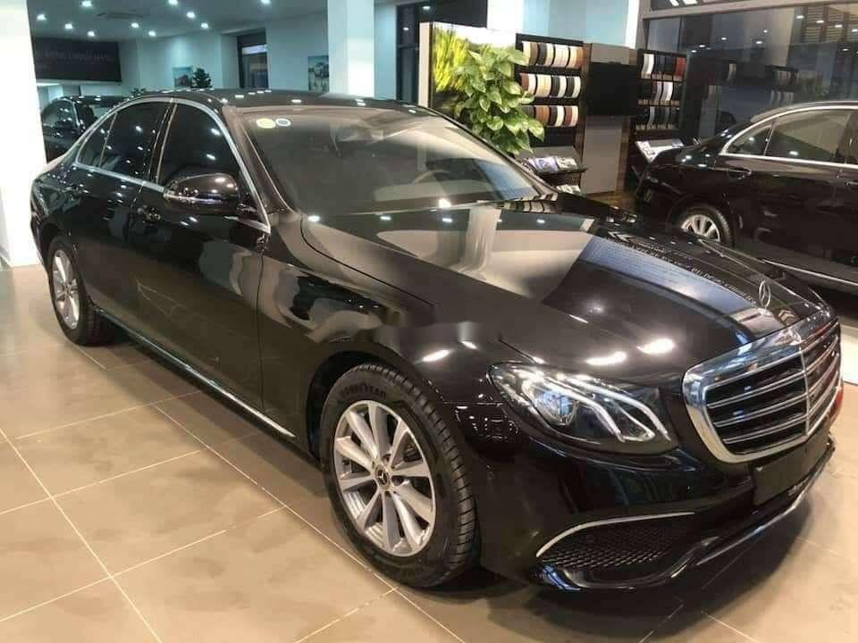 Mercedes-Benz E class 2018 - Bán xe Mercedes E200 2018, màu đen