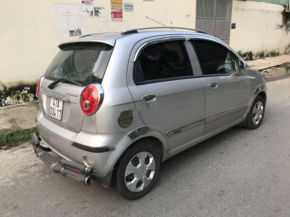 Chevrolet Spark 2011 - Cần bán Chevrolet Spark sản xuất năm 2011, màu bạc số tự động, giá 183tr