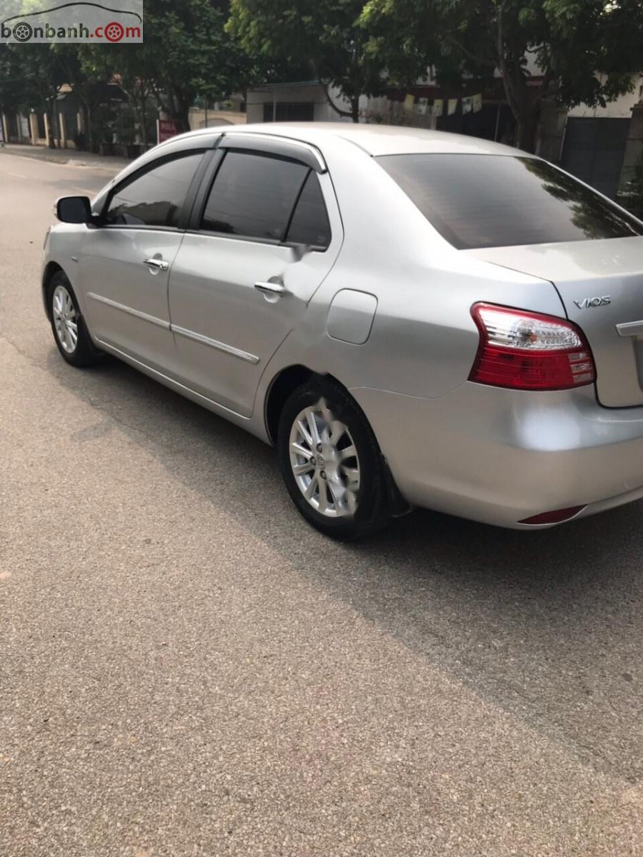 Toyota Vios 1.5E 2011 - Cần bán xe Toyota Vios đời 2011, màu bạc, xe gia đình, giá cạnh tranh