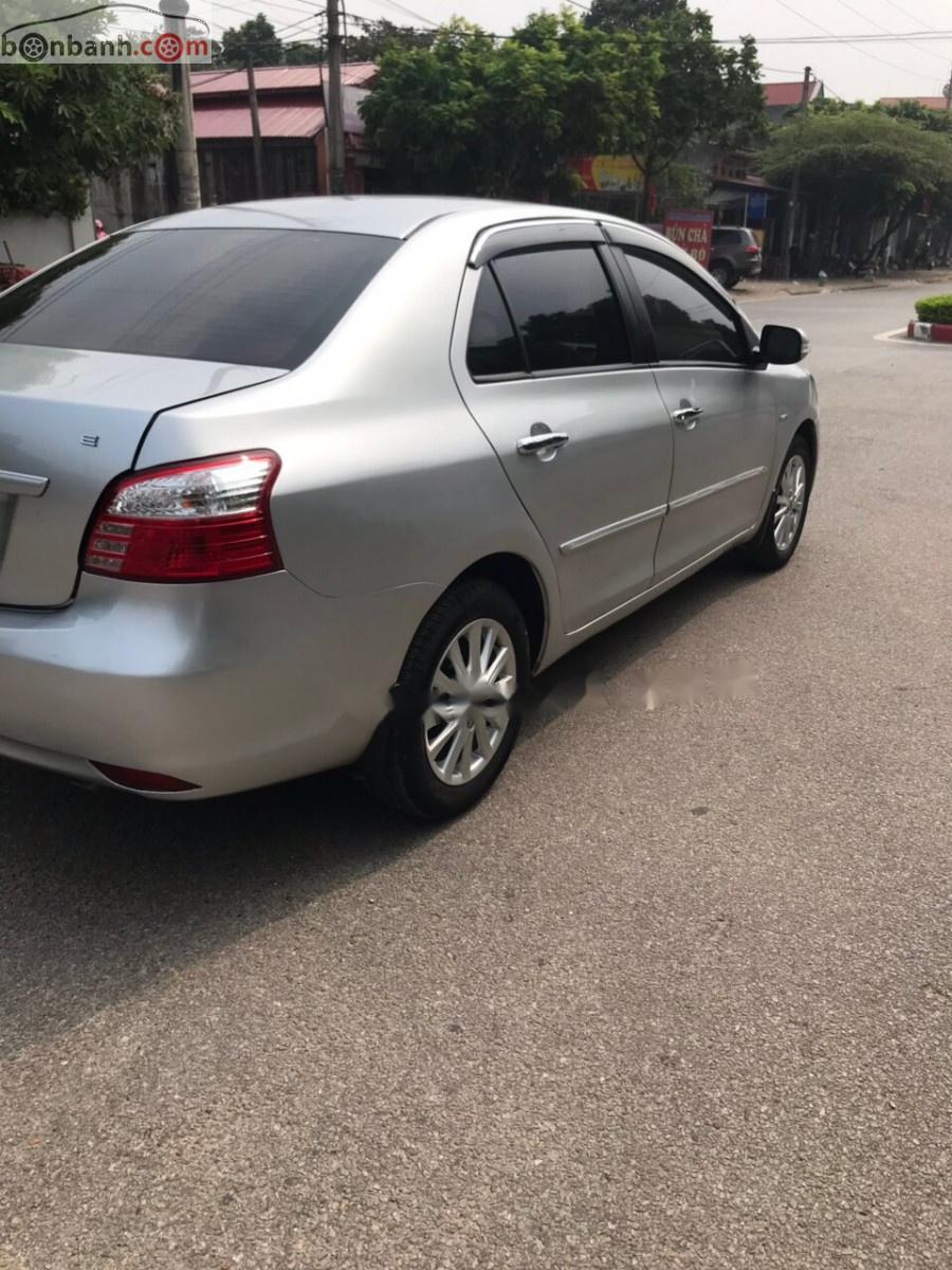 Toyota Vios 1.5E 2011 - Cần bán xe Toyota Vios đời 2011, màu bạc, xe gia đình, giá cạnh tranh