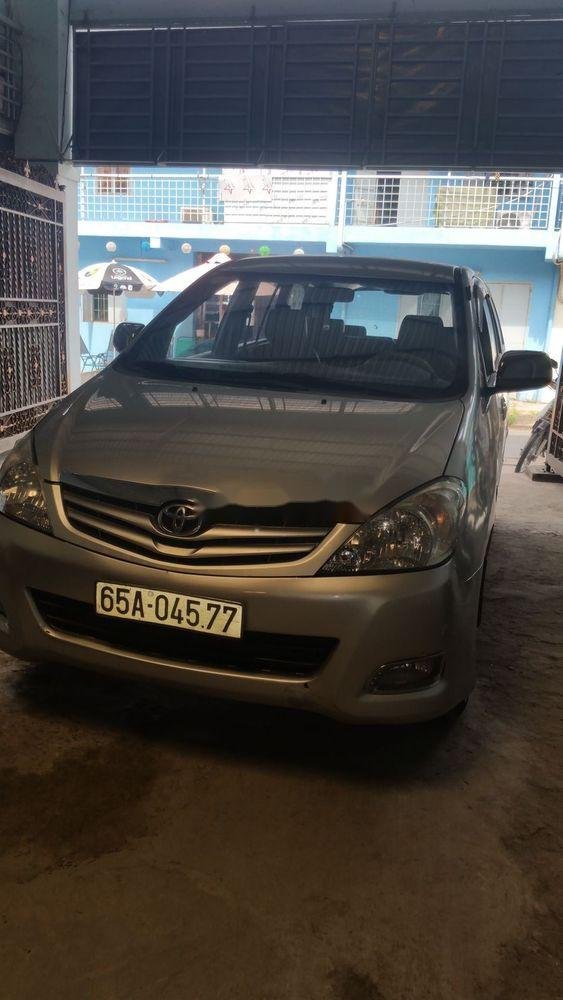 Toyota Innova 2010 - Cần bán lại xe Toyota Innova năm 2010