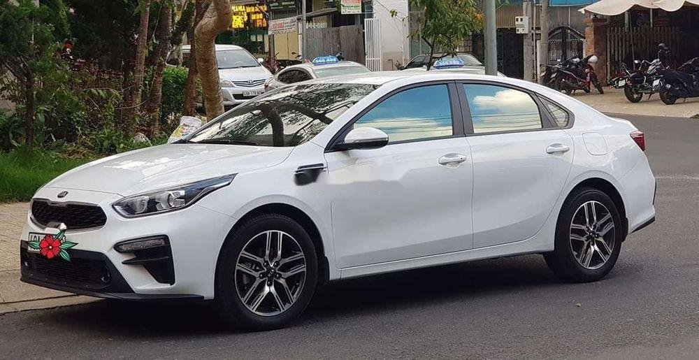 Kia Cerato 2019 - Cần bán xe Kia Cerato đời 2019, màu trắng như mới, giá 530tr