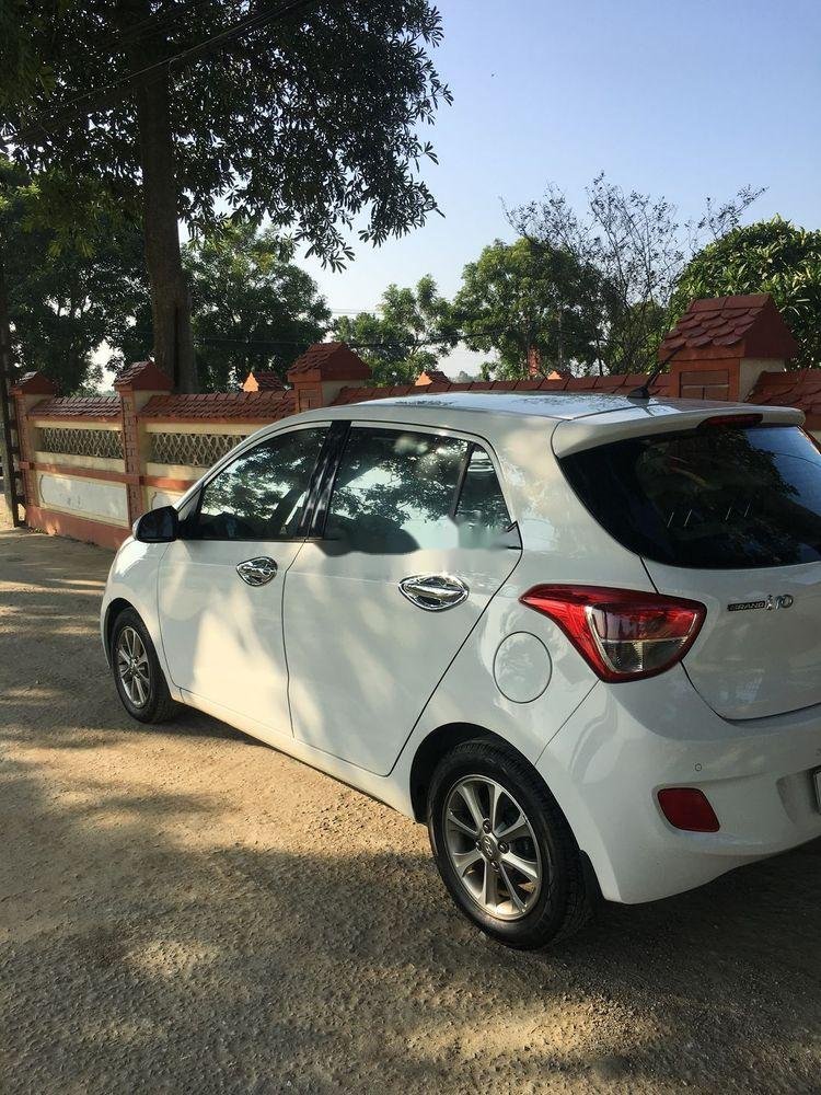 Hyundai Grand i10 2015 - Bán Hyundai Grand i10 sản xuất năm 2015, màu trắng, nhập khẩu nguyên chiếc như mới