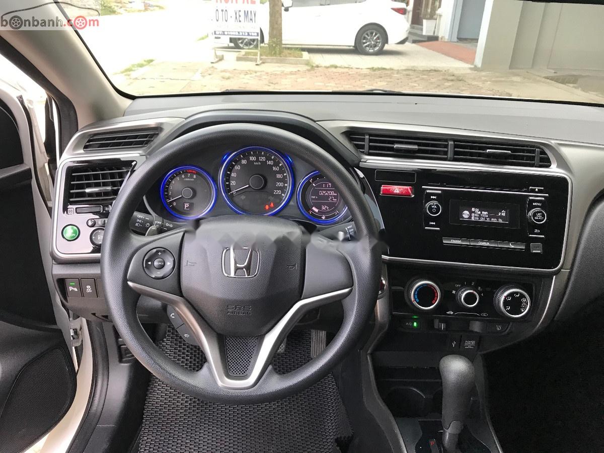 Honda City 2017 - Cần bán Honda City sản xuất năm 2017, màu trắng số tự động, giá 517tr