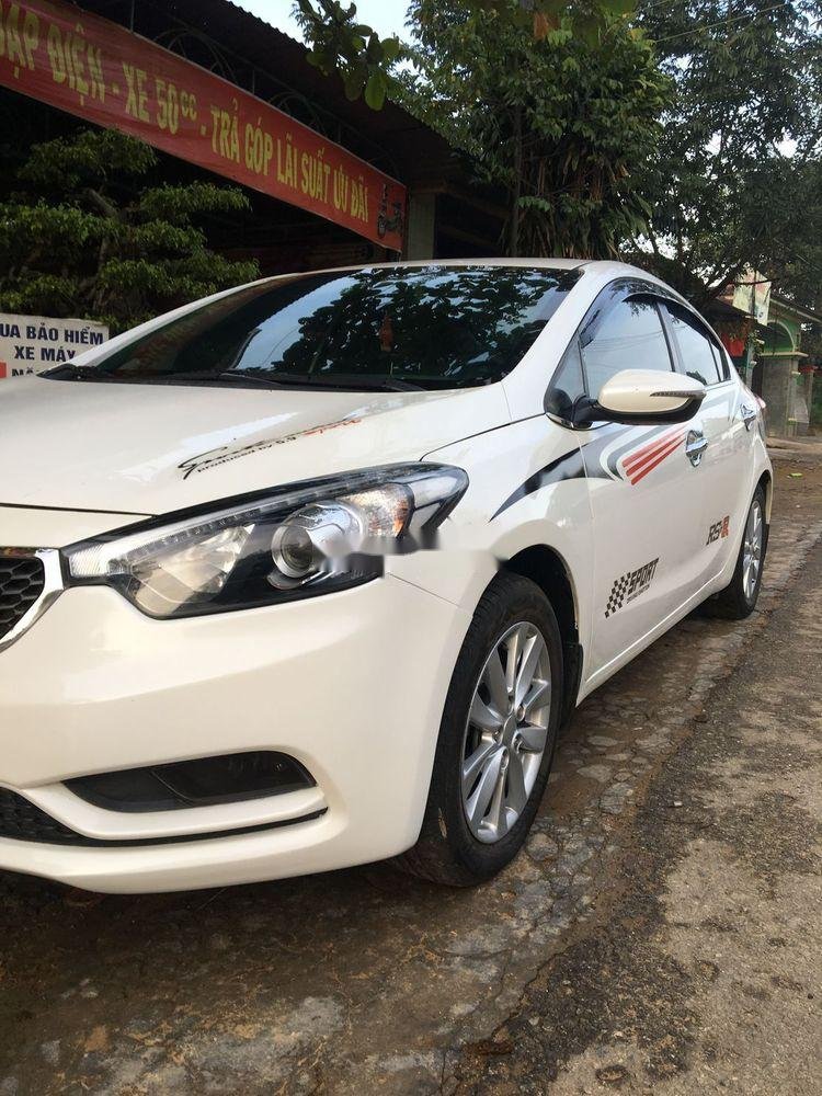 Kia K3 2015 - Bán xe Kia K3 đời 2015, màu trắng chính chủ