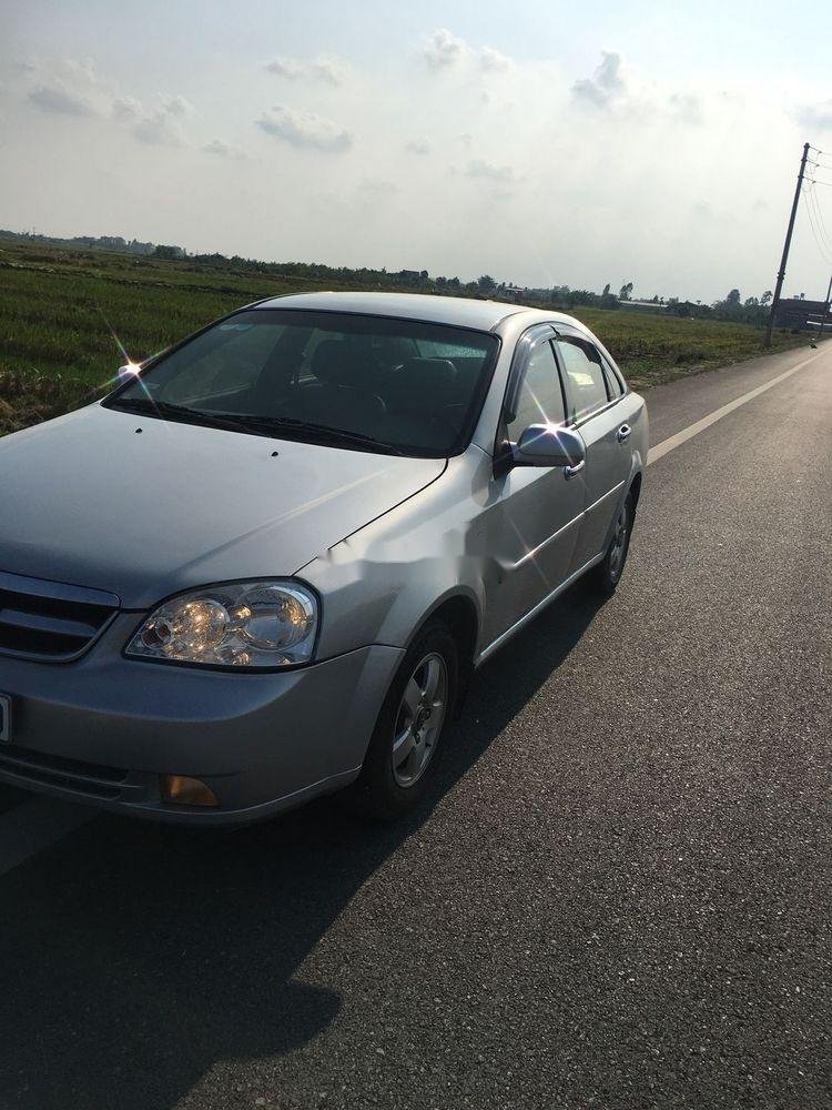 Daewoo Lacetti   2008 - Cần bán gấp Daewoo Lacetti đời 2008, màu bạc xe gia đình, giá tốt