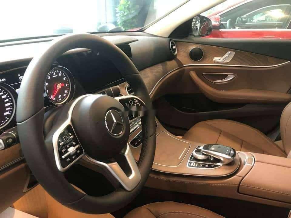Mercedes-Benz E class 2018 - Bán xe Mercedes E200 2018, màu đen