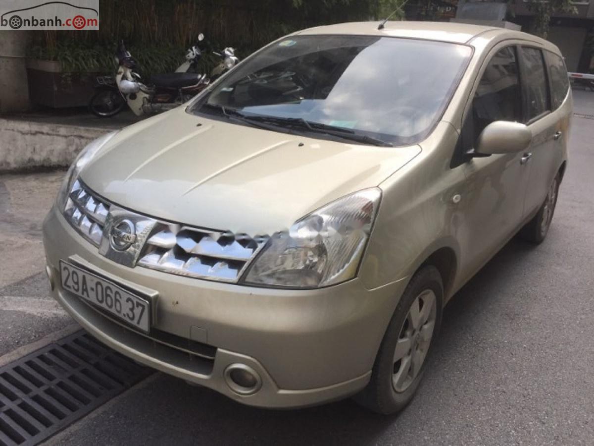 Nissan Grand livina 2011 - Cần bán xe Nissan Grand livina đời 2011, màu vàng chính chủ, giá chỉ 350 triệu