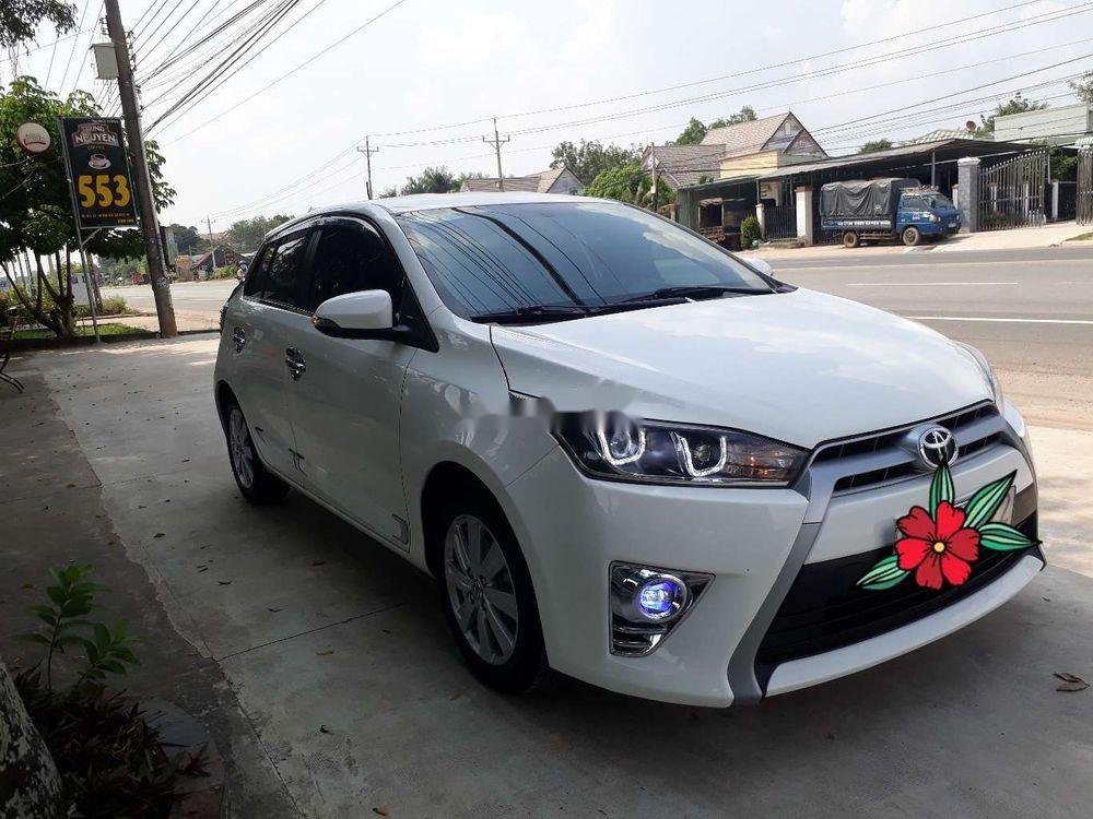 Toyota Yaris 2014 - Bán Toyota Yaris năm 2014, màu trắng, nhập khẩu nguyên chiếc chính hãng, còn nguyên bản