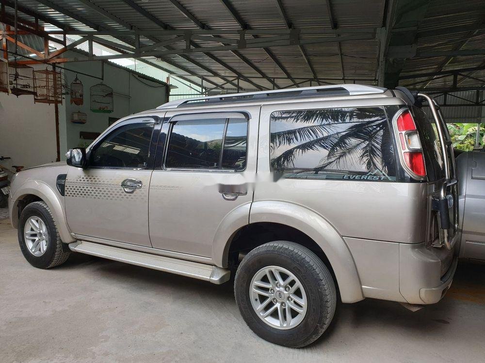 Ford Everest 2009 - Cần bán xe Ford Everest đời 2009, màu hồng, nội thất đẹp