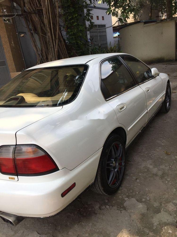 Honda Accord    1996 - Cần bán lại xe Honda Accord sản xuất năm 1996, màu trắng, xe nhập