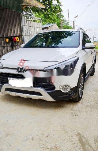 Hyundai i20 Active 2016 - Bán Hyundai i20 Active sản xuất năm 2016, màu trắng còn mới, giá tốt