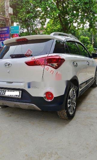 Hyundai i20 Active 2016 - Bán Hyundai i20 Active sản xuất năm 2016, màu trắng còn mới, giá tốt