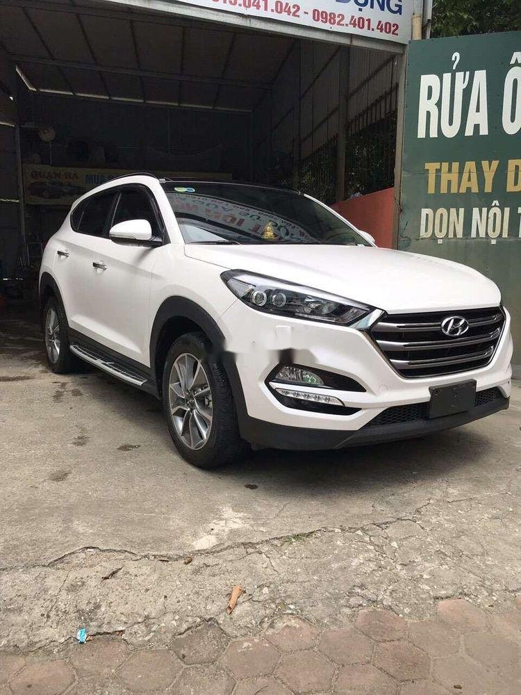 Hyundai Tucson 2018 - Cần bán lại xe Hyundai Tucson 2.0 sx 2018, màu trắng, nhập khẩu nguyên chiếc