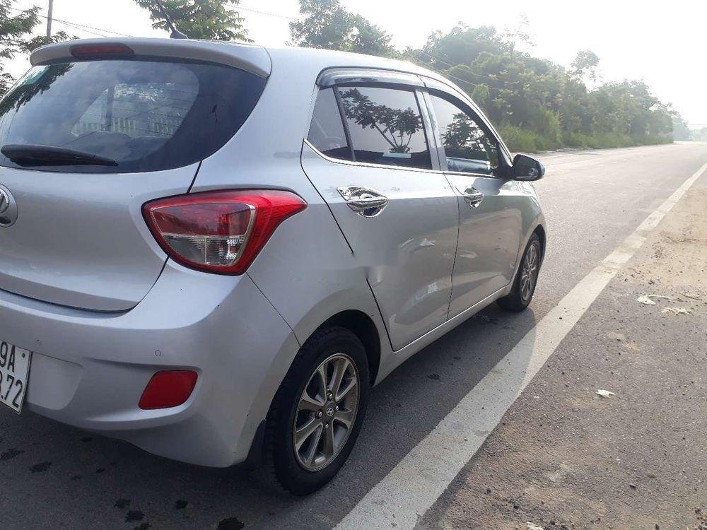 Hyundai Grand i10 2015 - Bán Hyundai Grand i10 năm 2015, màu bạc, xe nhập