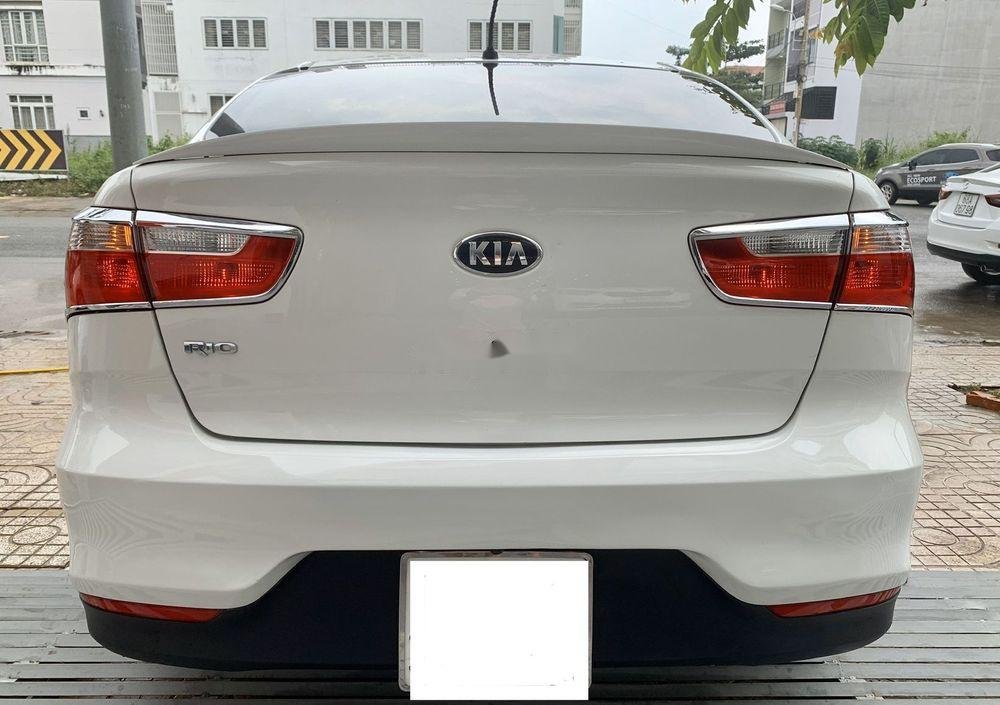 Kia Rio 2015 - Cần bán lại xe Kia Rio đời 2015, màu trắng, nhập khẩu nguyên chiếc số sàn, 420tr