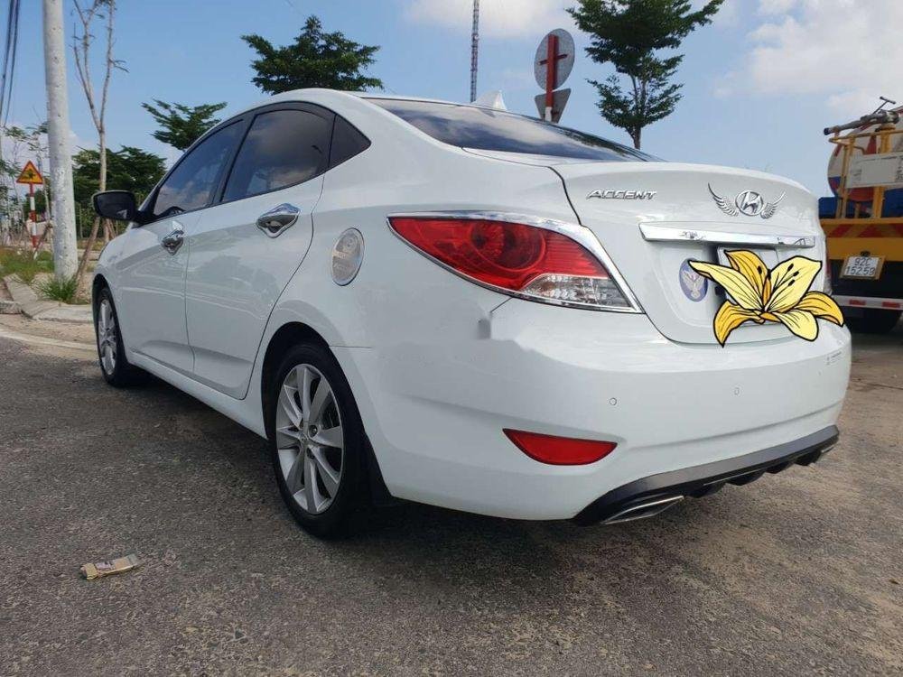Hyundai Accent 2014 - Bán Hyundai Accent 2014, màu trắng, nhập khẩu nguyên chiếc xe gia đình