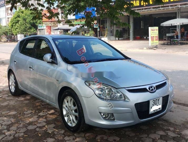 Hyundai i30 2010 - Bán Hyundai i30 đời 2010, màu bạc, xe nhập, 365tr