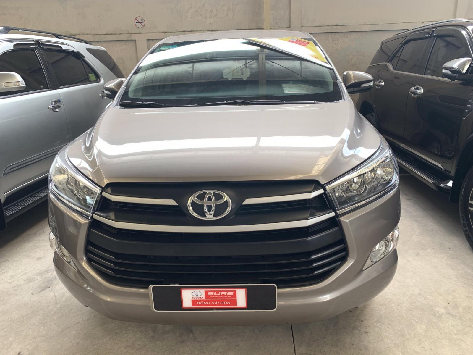 Toyota Innova 2.0G 2017 - Bán Toyota Innova 2.0G sản xuất 2017, màu vàng