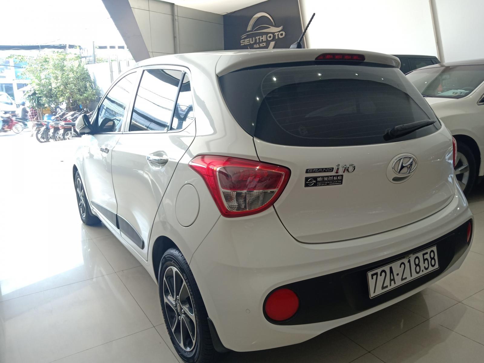 Hyundai i10 1.0 2017 - Cần bán gấp Hyundai i10 1.0 2017, màu trắng, nhập khẩu chính hãng, giá 365 tr