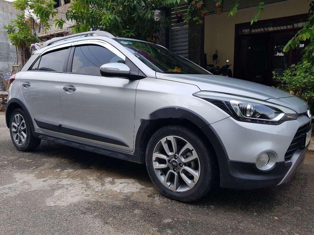 Hyundai i20 Active AT  2016 - Cần bán Hyundai i20 Active AT đời 2016, màu bạc, xe nhập