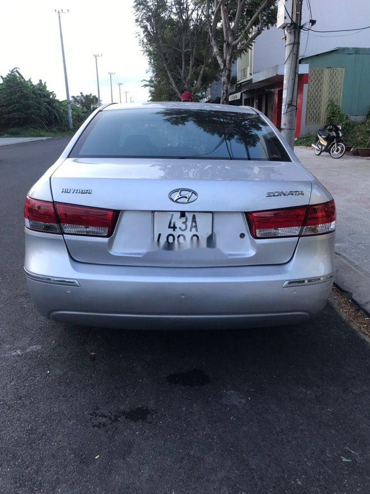 Hyundai Sonata AT 2009 - Cần bán Hyundai Sonata AT năm sản xuất 2009, màu bạc, nhập khẩu nguyên chiếc 