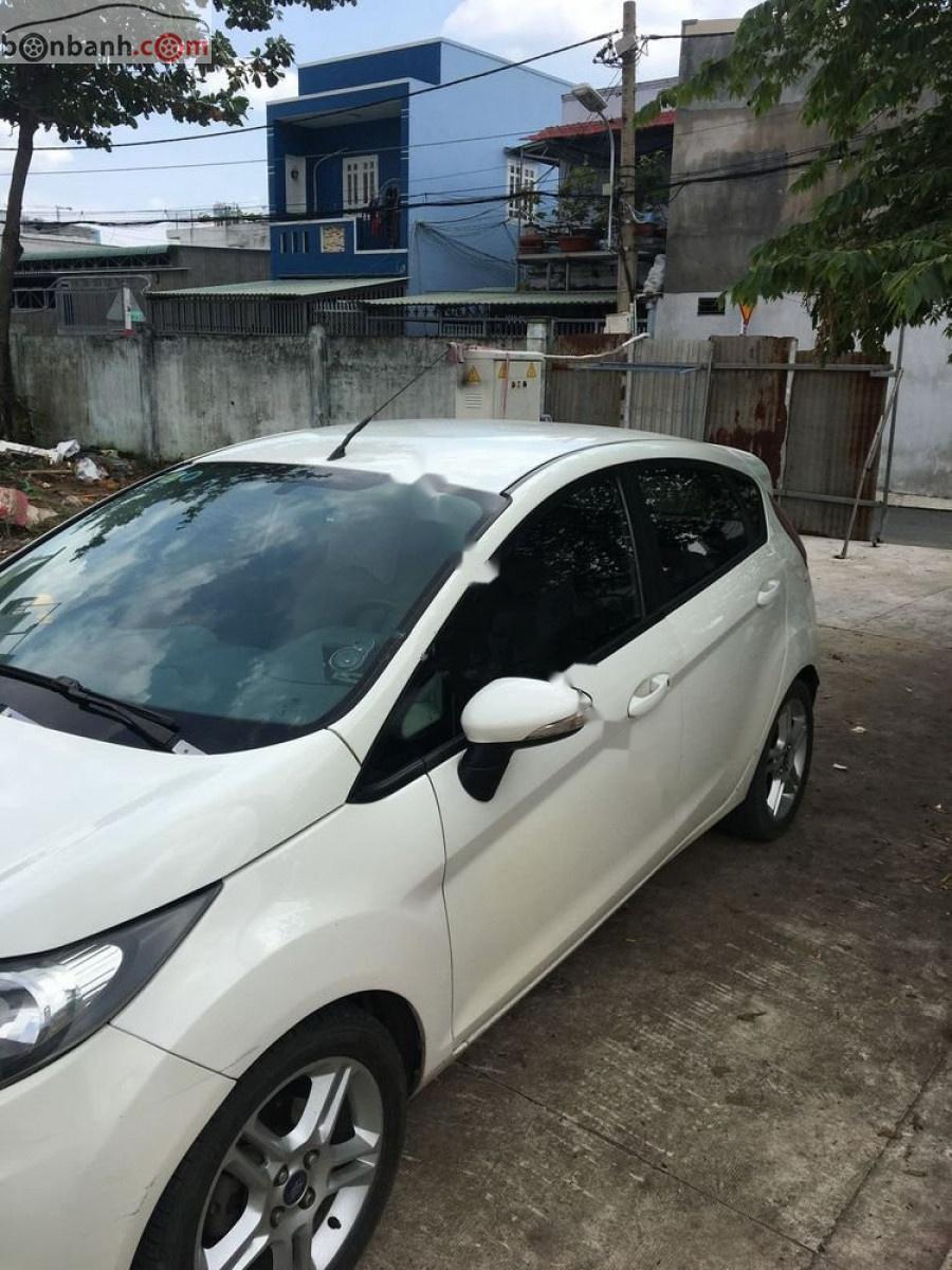 Ford Fiesta S 1.6 AT 2012 - Cần bán Ford Fiesta S 1.6 AT đời 2012, màu trắng  